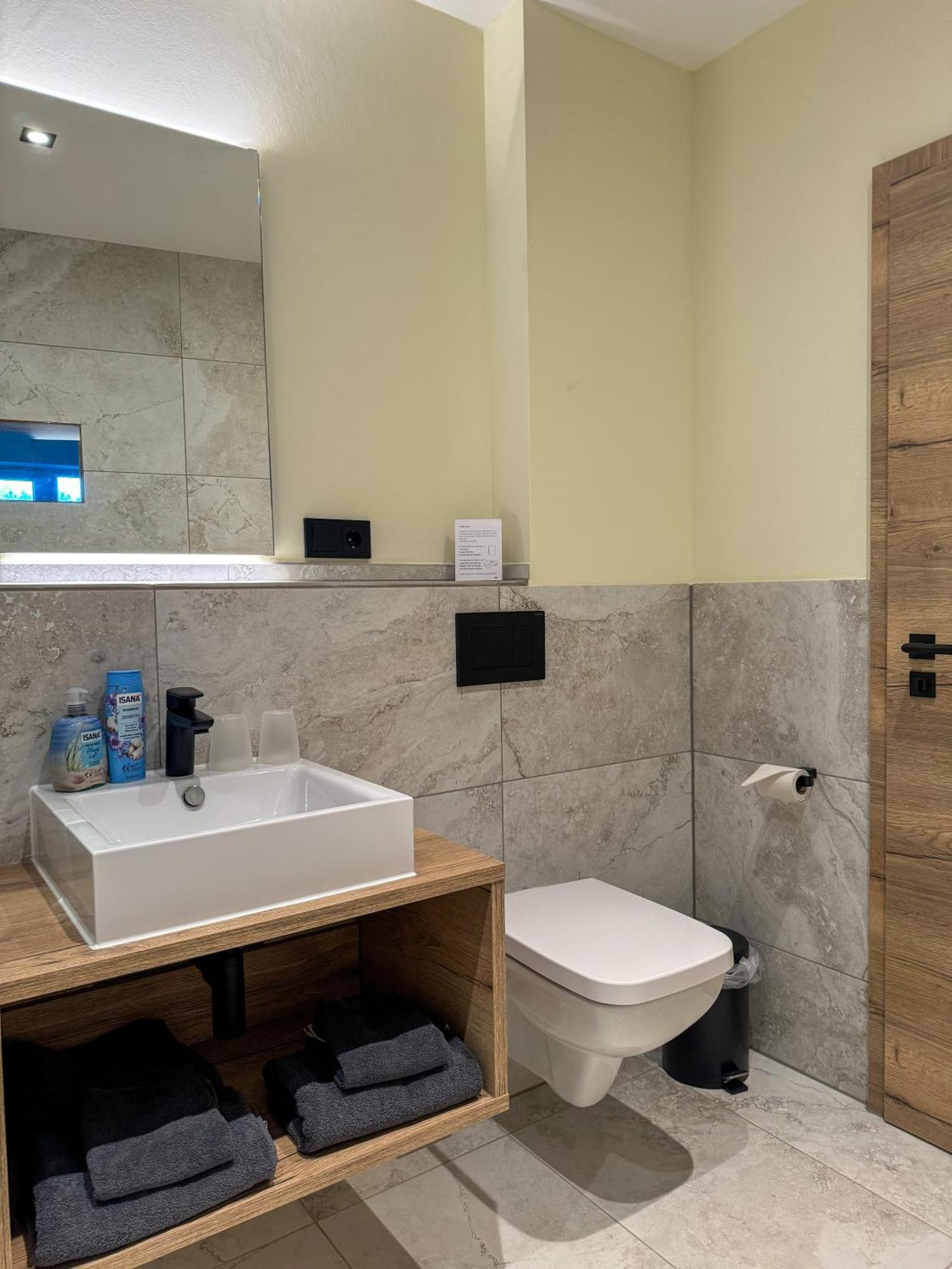 Veenland Hotel Харен Экстерьер фото