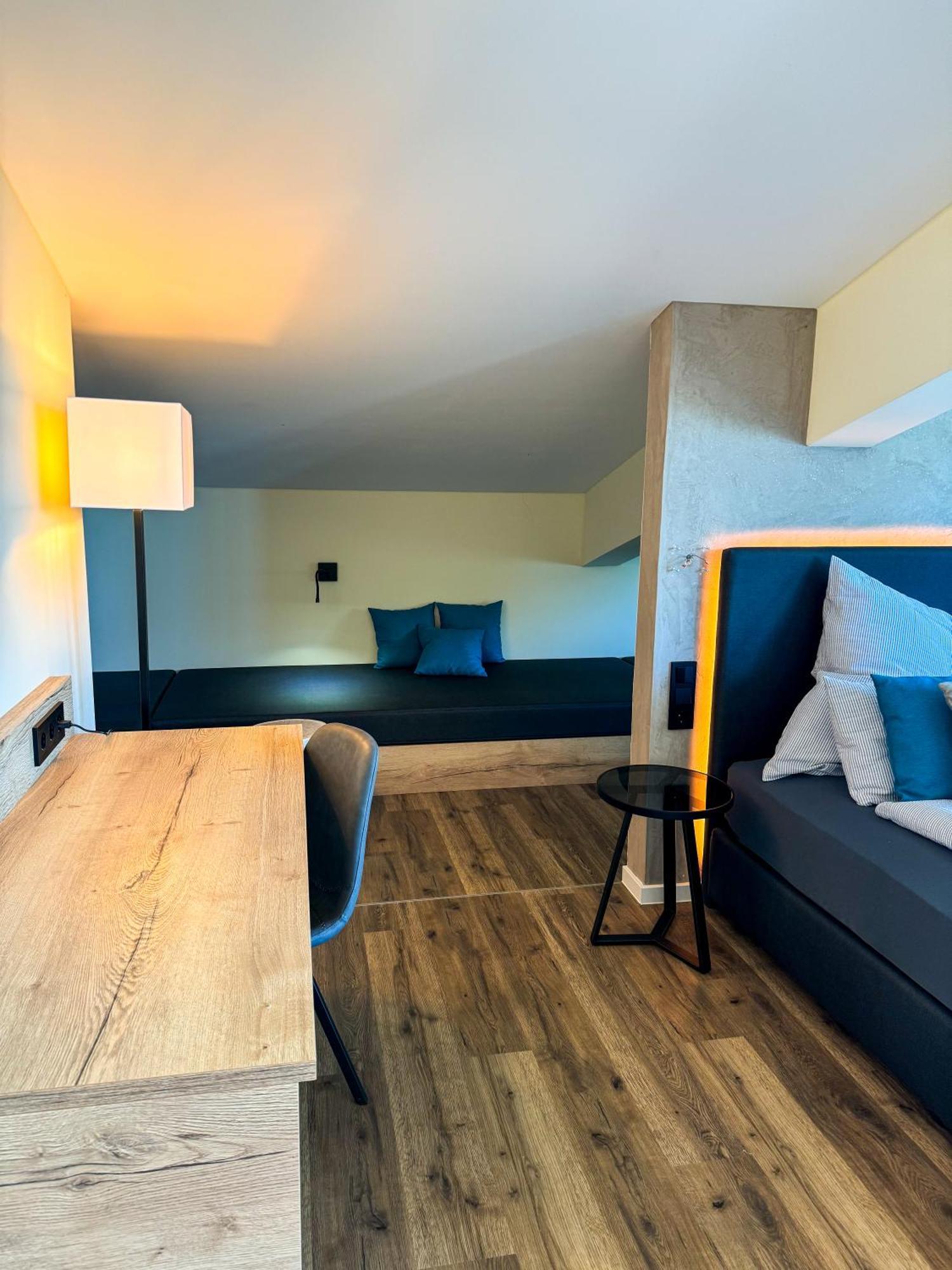 Veenland Hotel Харен Экстерьер фото