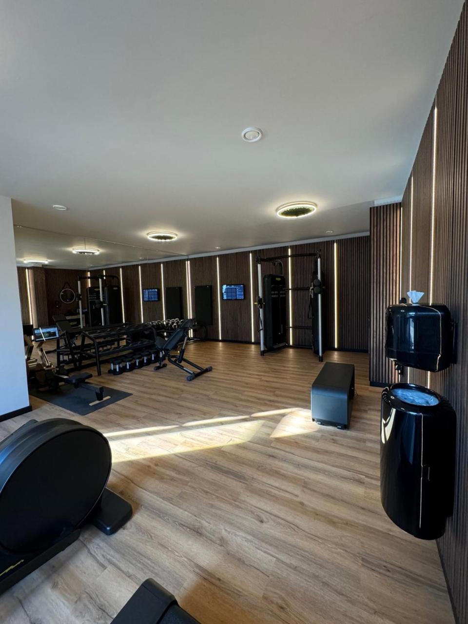 Veenland Hotel Харен Экстерьер фото